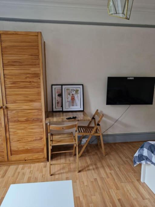 Bright Studio Apartment In A Perfect Location Londres Extérieur photo